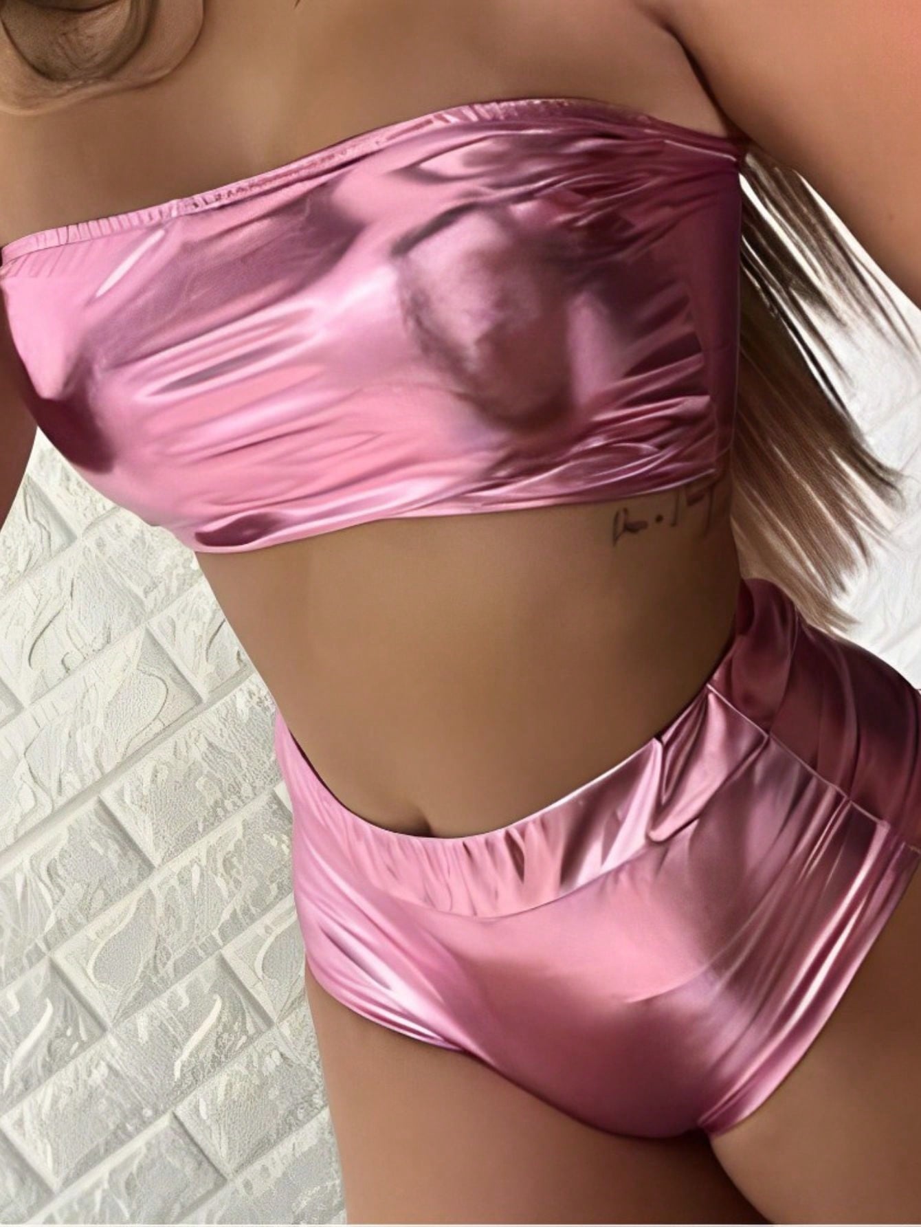 Conjunto Metalizado 2 peças Top Faixa com BOJO + Calcinha Hot